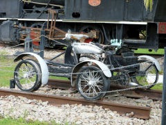 
Motorbike power maintenance vehicle at Regua station, April 2012